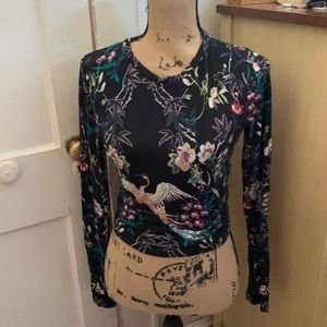 ALICE + OLIVA “Delaina” Bird Floral Crop Top